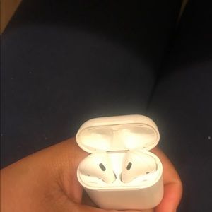 AirPods